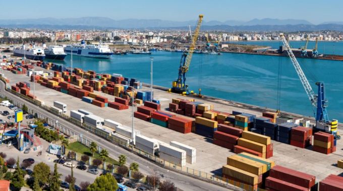 Projekt per thellim emergjent ne Portin e Durresit: Do sherbeje per anijet me tonazh te larte